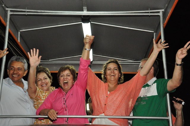 Rosalba-e-Cláudia-na-caminhada-do-abraço