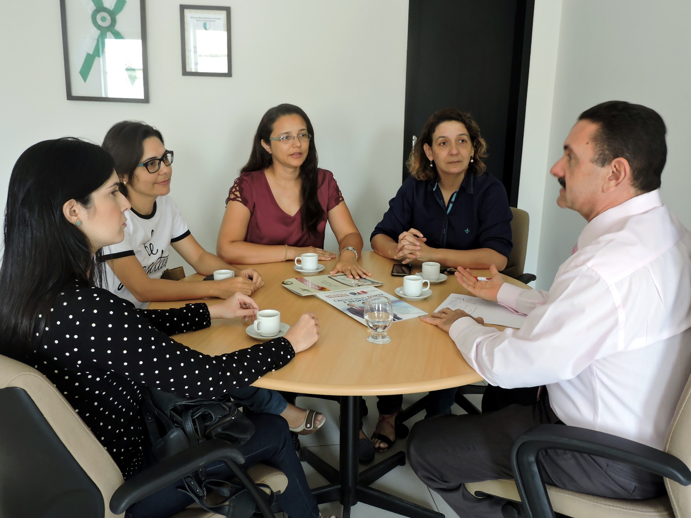 caninde-com-funcionarias-do-hospital-da-mulher-foto-assecom-oab