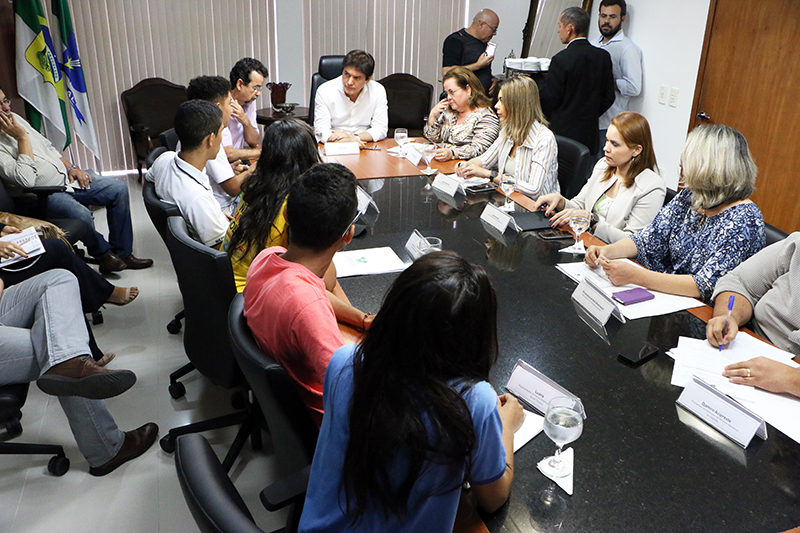 reuniao-com-estudantes-fot-ivanizio-ramos5