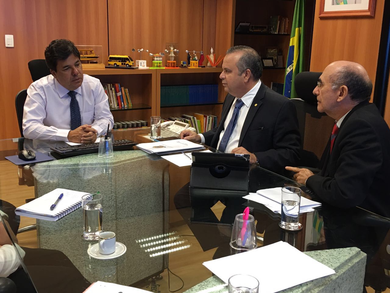 Mendonça Filho em reunião com Rogério Marinho e Ivonildo Rego