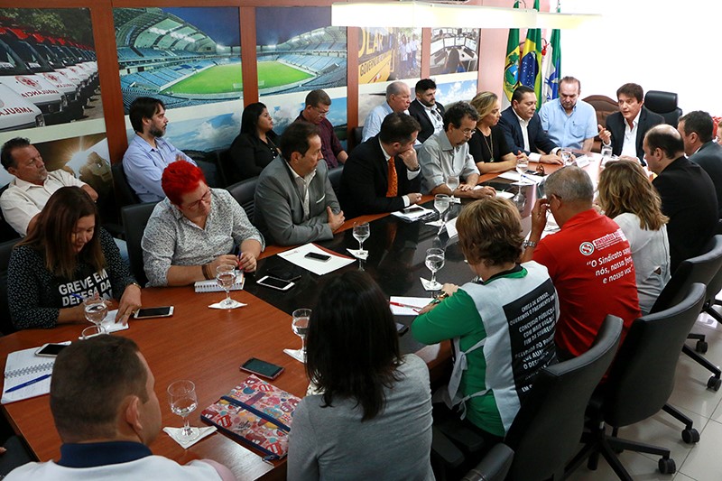 Reunião Fórum Servidores_Demis Roussos (2)