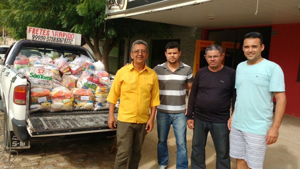 Doação de cestas básicas 